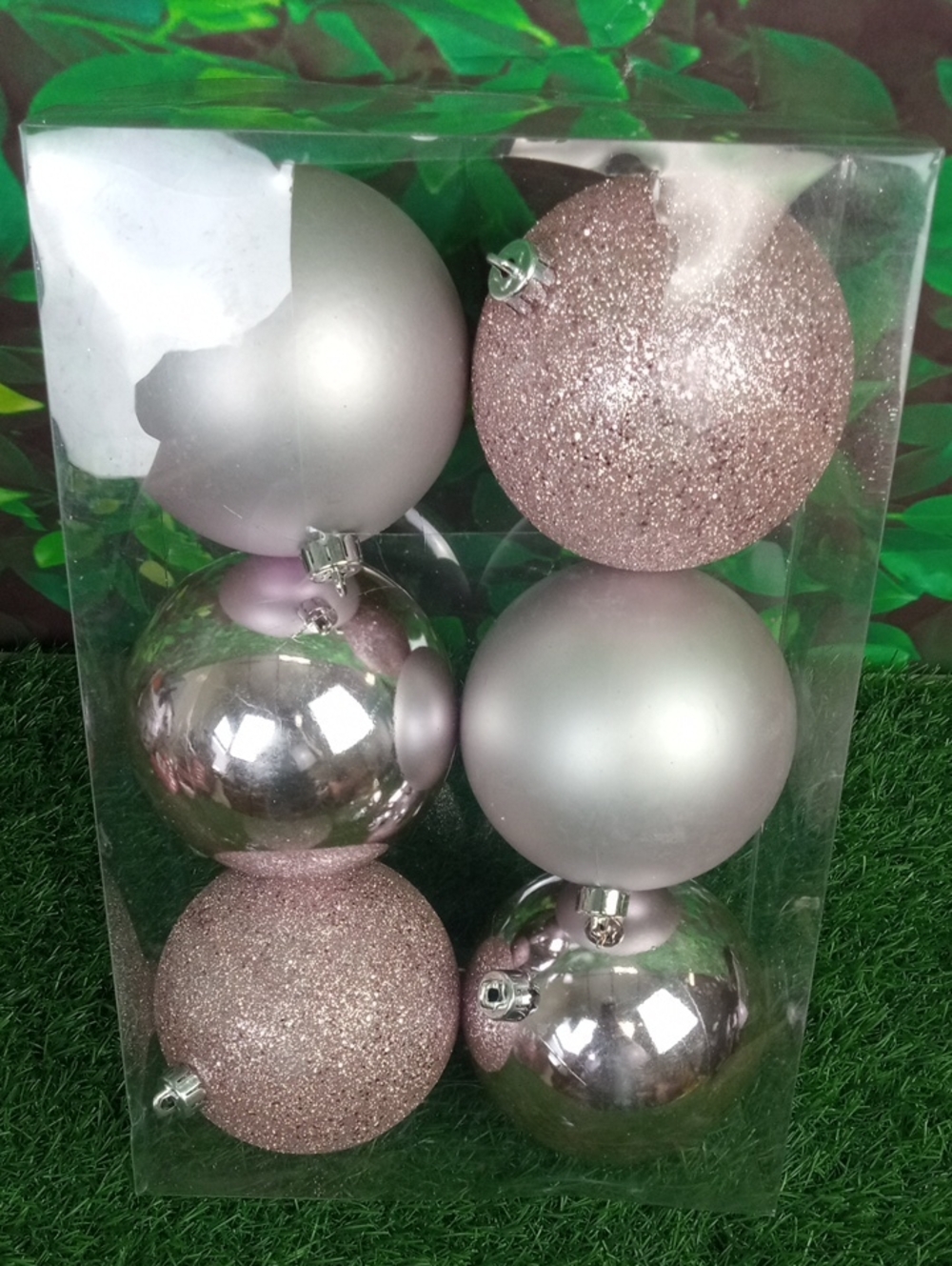 🎁🍒 At Home Holiday Romance Ornament Set